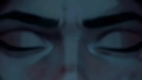 Très gros plan sur des yeux fermés