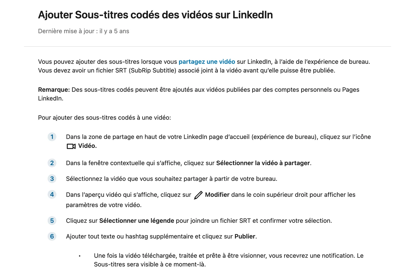 Page d'aide LinkedIn indiquant qu'un fichier SRT est obligatoire et qu'il s'ajoute depuis un ordinateur, en six étapes.